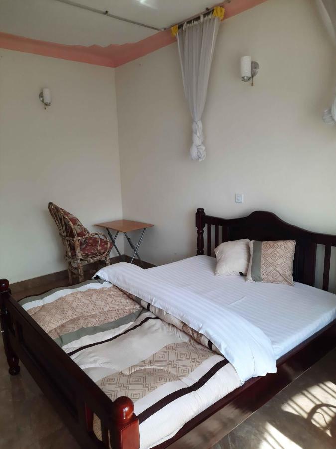 Airport Side Hotel Entebbe Exterior foto