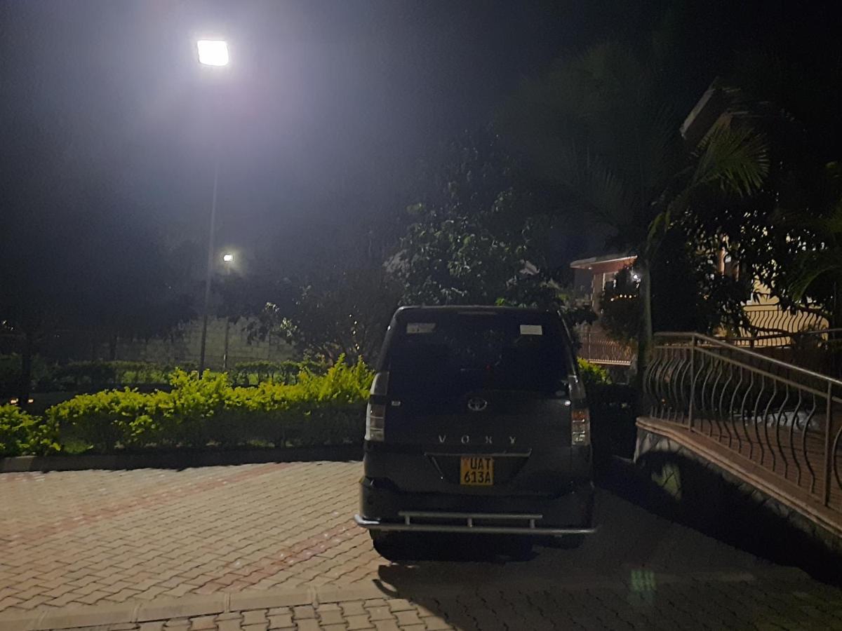 Airport Side Hotel Entebbe Exterior foto