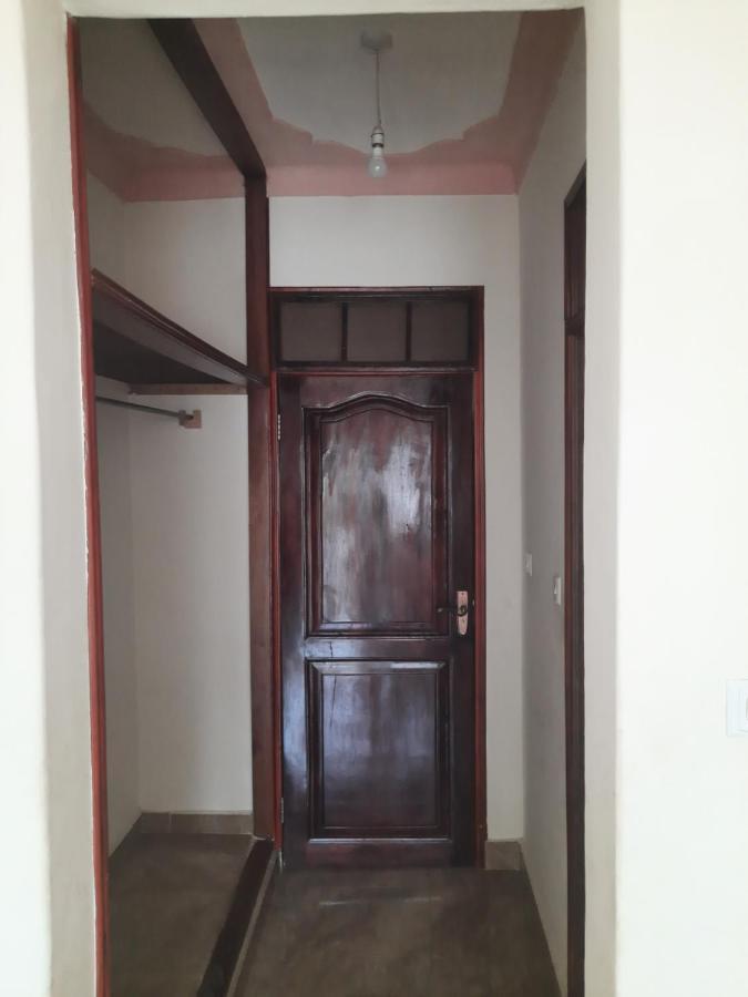 Airport Side Hotel Entebbe Exterior foto